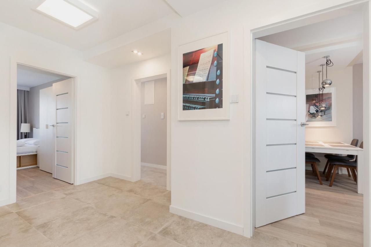 Apartament Z Widokiem Na Port Swinoujscie By Noclegi Renters Exteriör bild