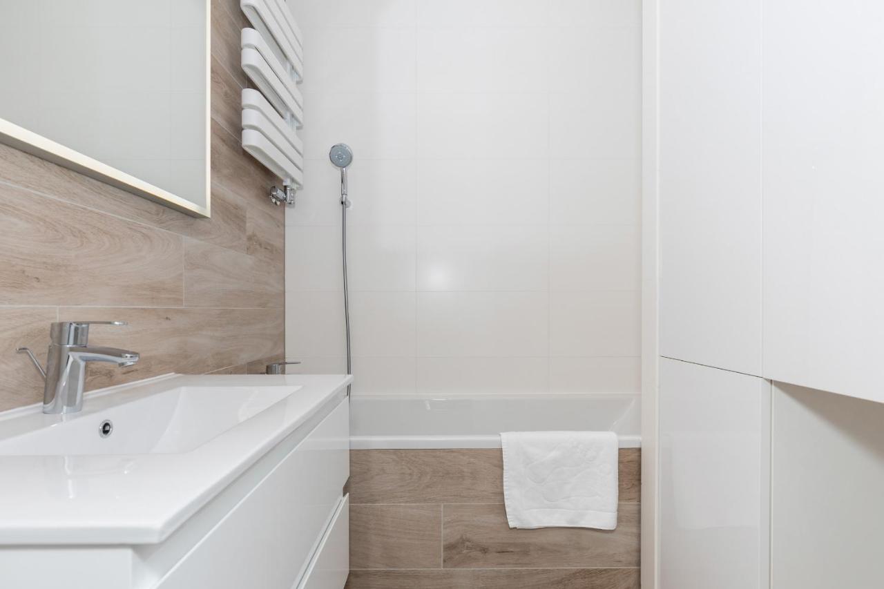 Apartament Z Widokiem Na Port Swinoujscie By Noclegi Renters Exteriör bild